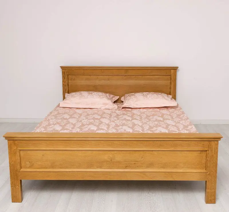 Bett aus Massivholz im Landhausstil ohne Schubladen