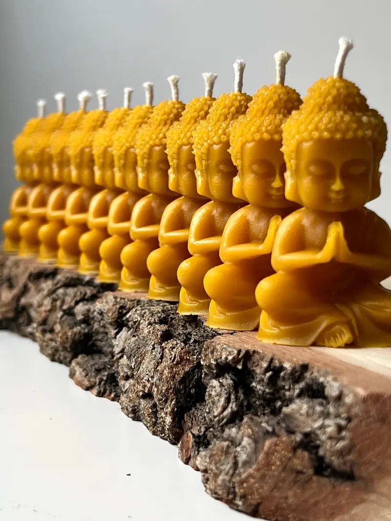 Bienenwachskerzen im Buddha-Design – Set mit 7 Kerzen – Ideal für Meditation & Wohnambiente – 6 x 3,5 cm