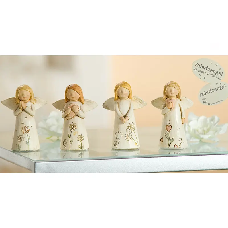 Figur Schutzengel mit Blumenverzierungen