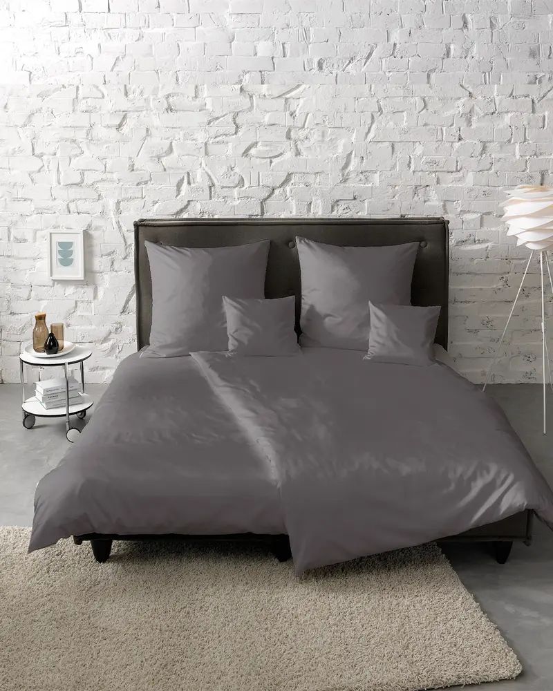 fleuresse Mako-Satin Bettwäsche Colours Uni 135x200 waldbeere