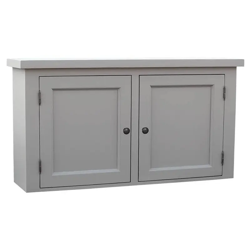 Hängeschrank aus Massivholz im Landhausstil