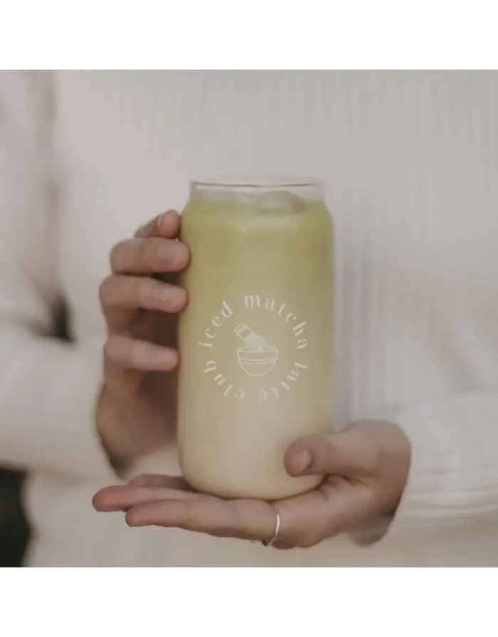 Hohes Trinkglas I Iced Matcha Latte Club