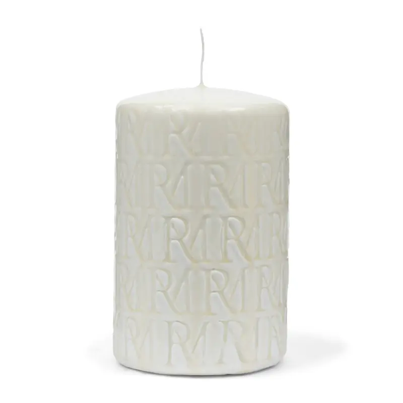 Kerze Weiß Paraffin mit geprägtem Monogramm L – Monogram | Rivièra Maison