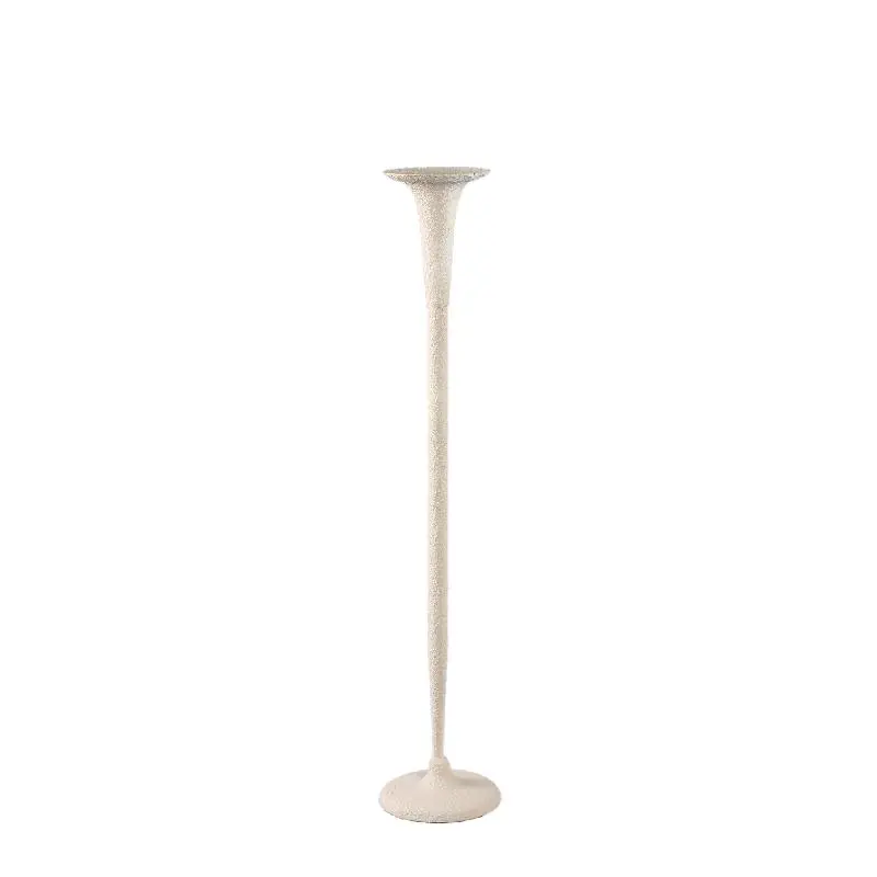 Kerzenständer – Raues Design, Runde Form, Eisen Material, Creme, S – Krish | PTMD