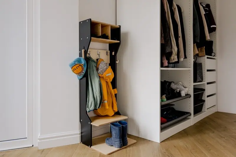 Kindergarderobe mit Sitzbank für den Flur