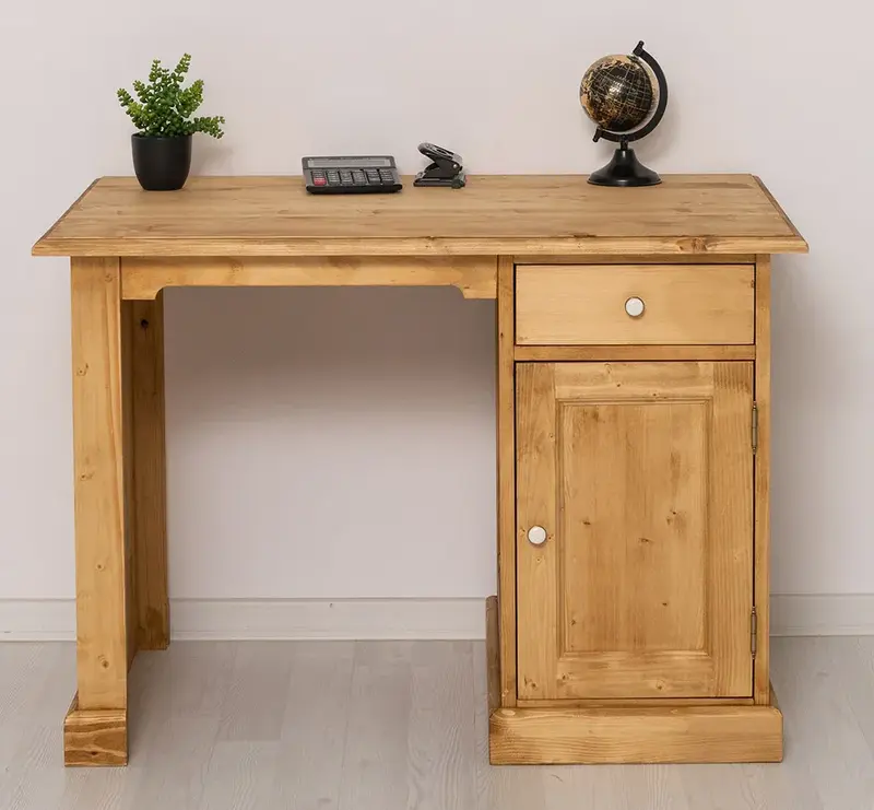 Kleiner Schreibtisch aus Massivholz in verschiedenen Farben