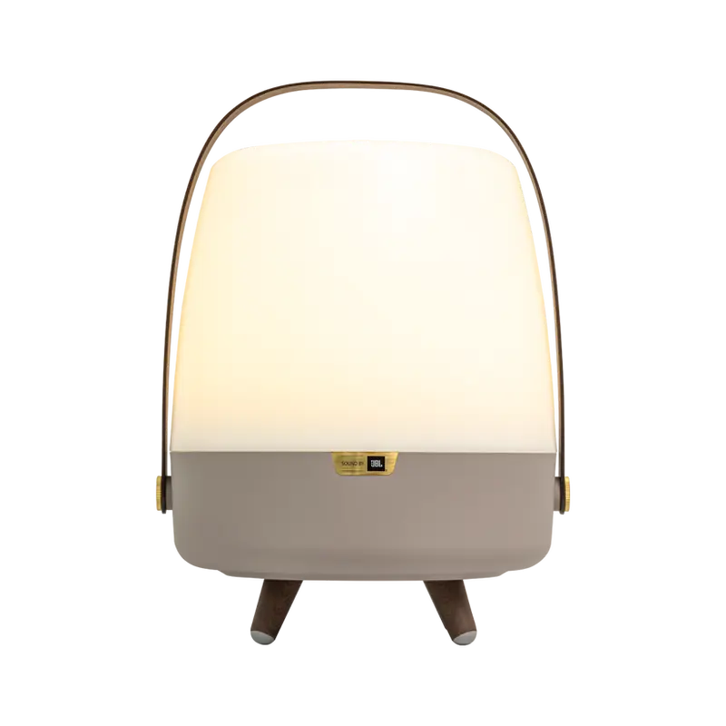 Lautsprecherleuchte aus Polyethylen mit Holzgriff und Messingakzenten - Lite-up Play | Kooduu