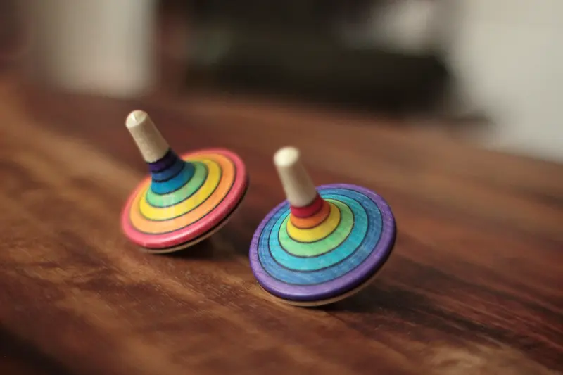 Mader Kreisel Rallye Regenbogen, klein