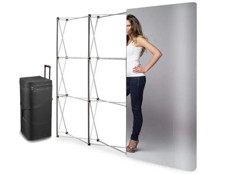 Magnetische Pop-Up Messewand gerade 3 x 3 im Transportkoffer