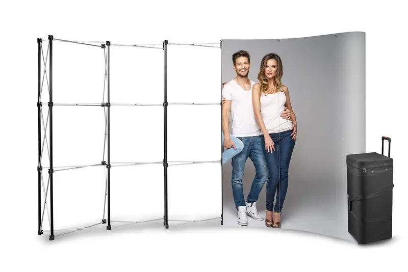 Messewand Pop-Up gebogen 3 x 5 im Transportkoffer