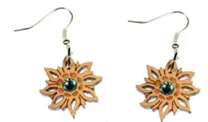 Ohrringe aus Holz mit Edelweiß und Kristallsteinen, Schmuck aus Holz Nr. B021