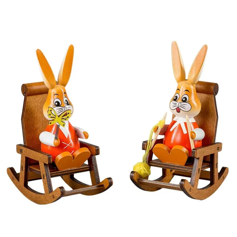 Osterhasen im Schaukelstuhl, farbig, 14 cm