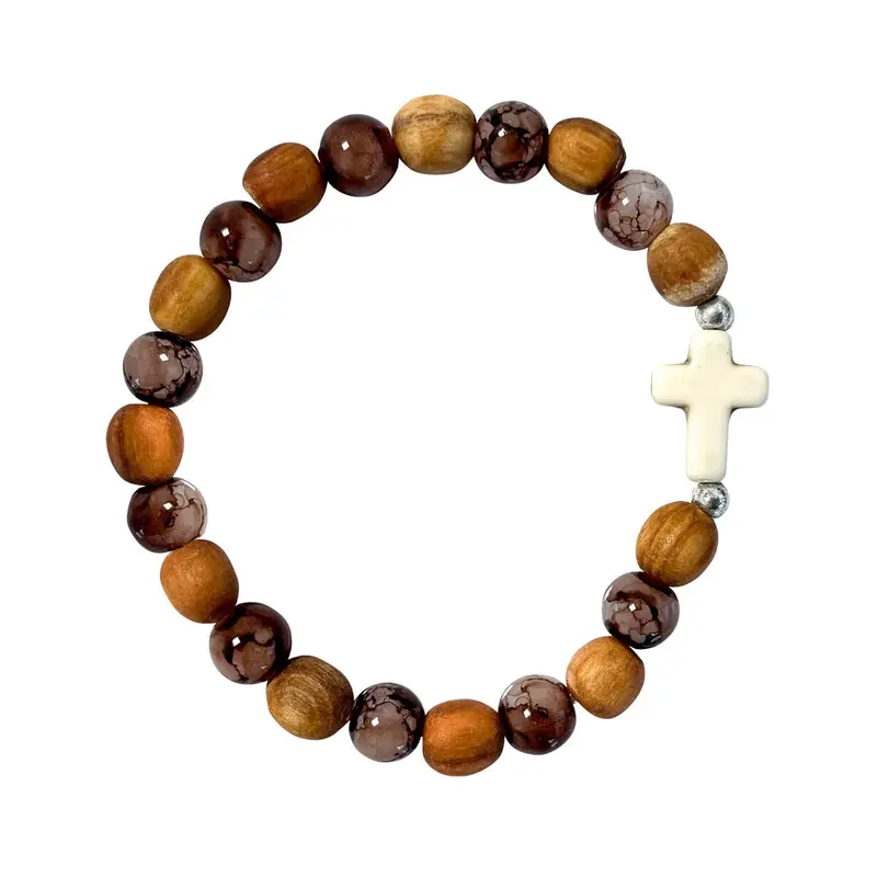Perlenarmband mit Kreuz in Brauntönen