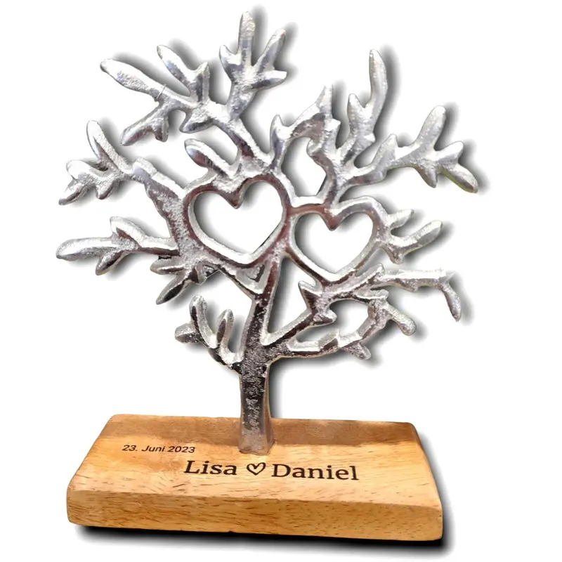 personalisierter Deko-Baum mit Herzen 15x20 cm - Geschenk mit Gravur