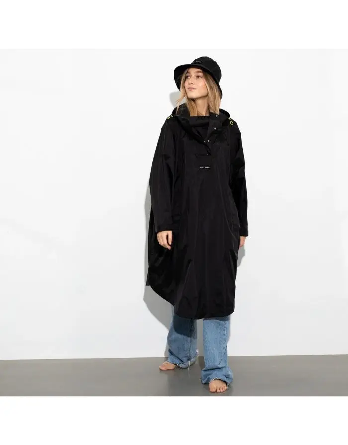 Raincoat I Solid Black