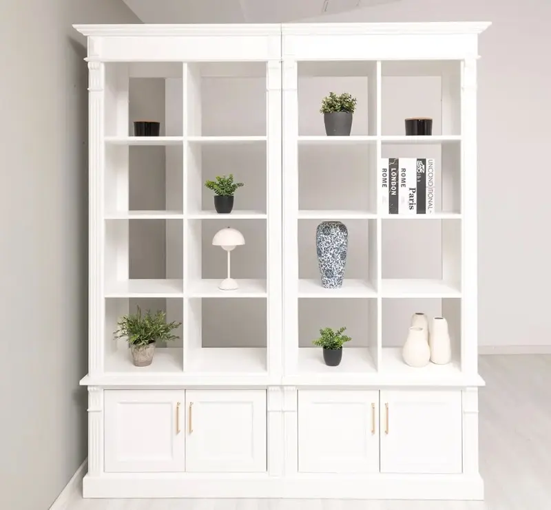 Raumteiler aus Massivholz mit acht Türen - Bücherregal mit Durchreiche II