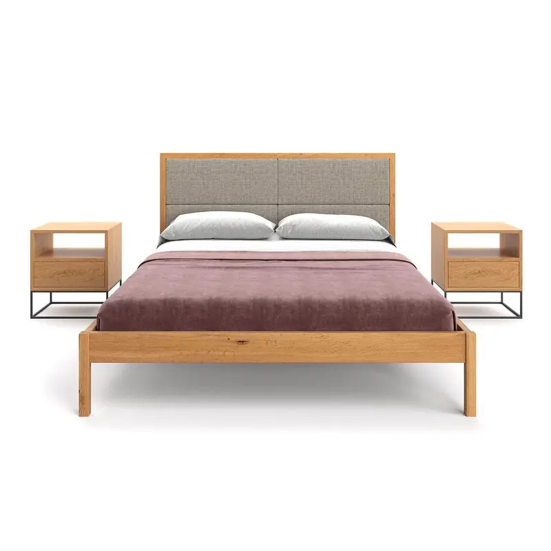 Schlafzimmer-Set |  Schlankes Bett aus massiver Eiche mit Textil Kopfteil in verschiedenen Farben mit zwei Nachttischen | Moon