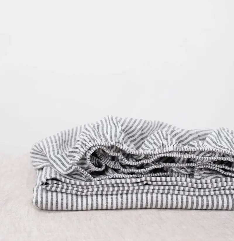 Spannbettlaken aus Leinen – Black Stripes