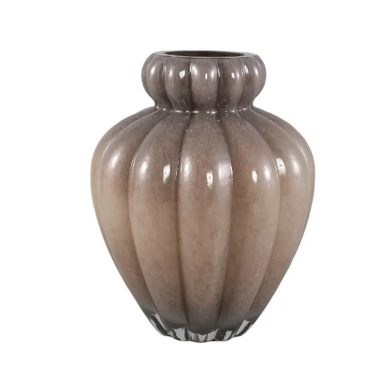 Vase – Gerippte Struktur, Milchglas Material, Braun, Kleiner Rand, L – Syamer | PTMD