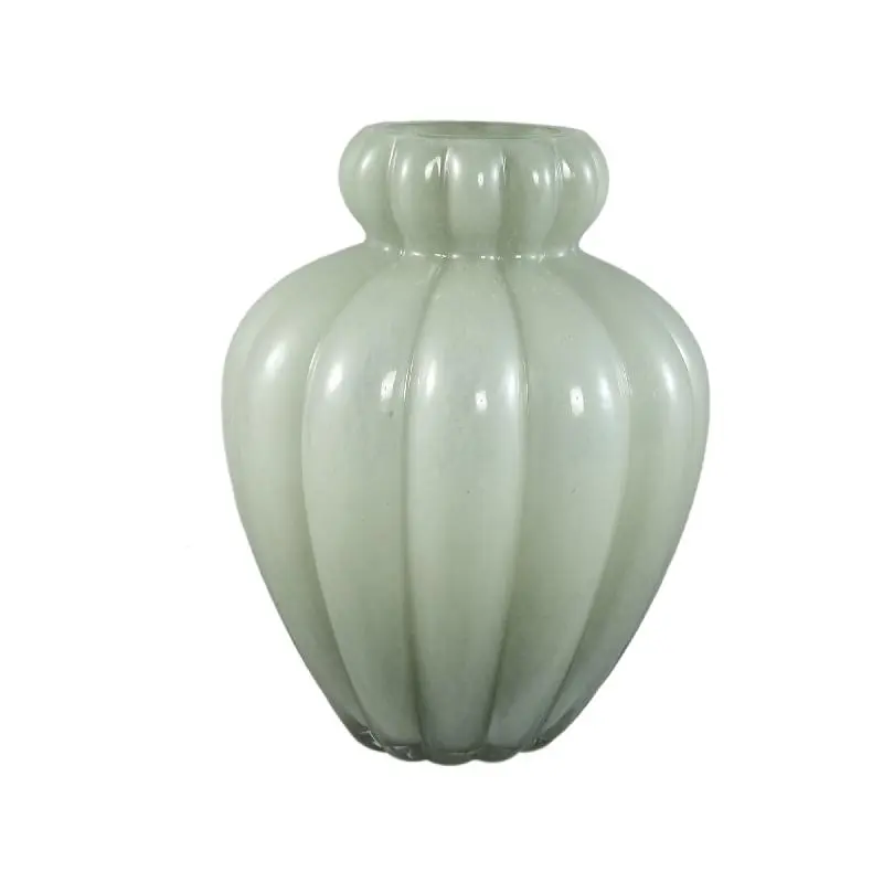 Vase – Gerippte Struktur, Milchglas Material, Grün, Kleiner Rand, L – Syamer | PTMD