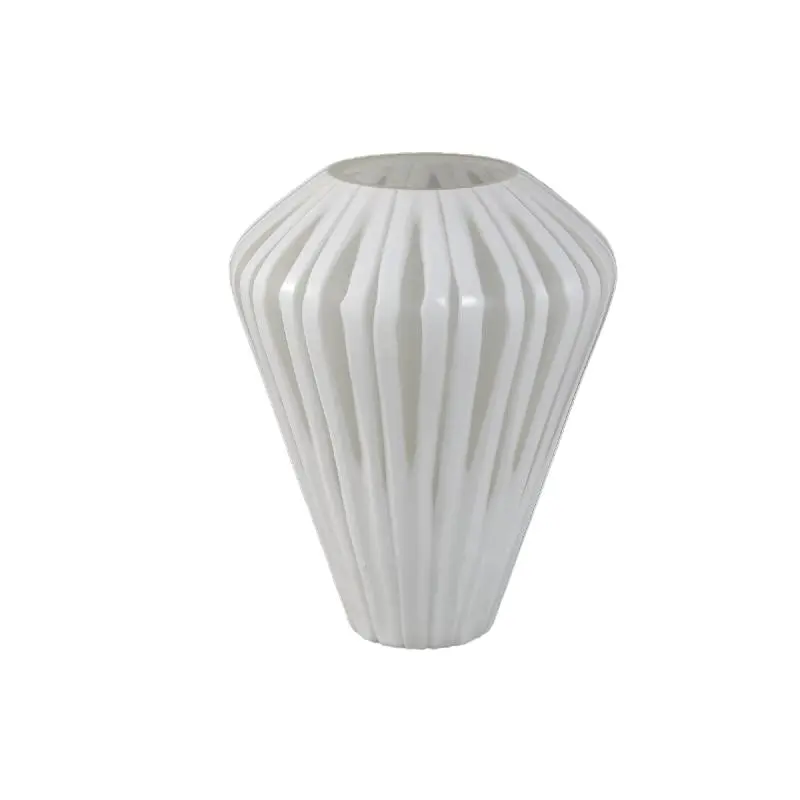 Vase – Kantige Form, Massivglas Material, Weiß, M – Ireka | PTMD