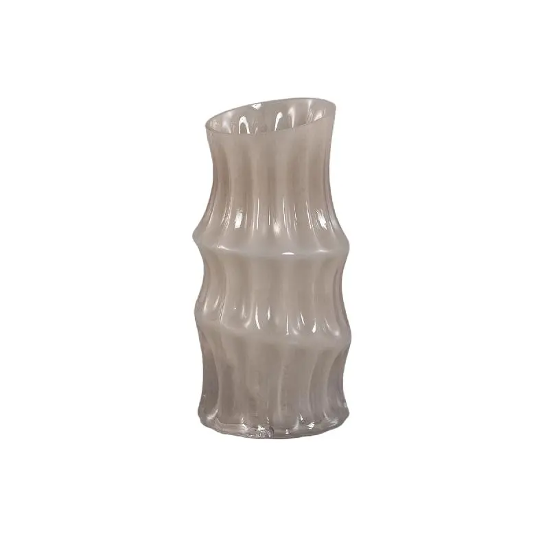 Vase – Massives Glas, Organische Form, Kantiges Design - Anvi | PTMD