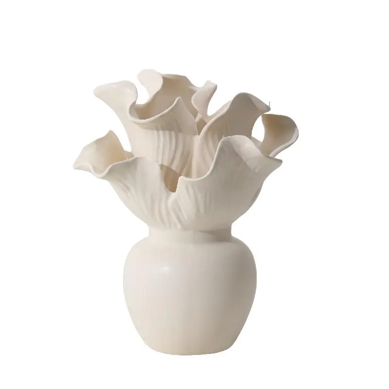 Vase – Organische Form, Cremefarbe, Keramikmaterial – Elleen | PTMD