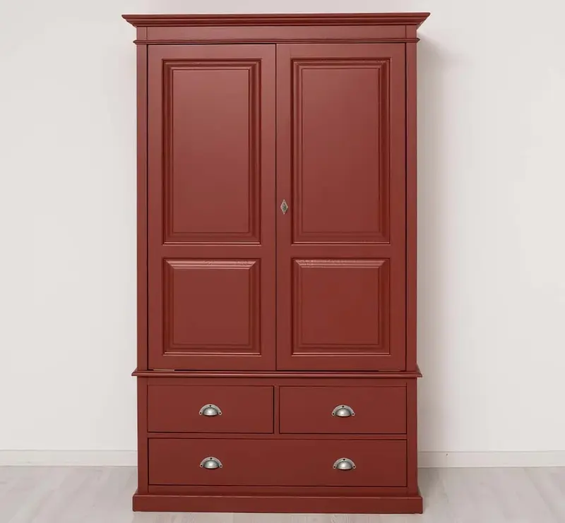 Vintage Kleiderschrank aus Massivholz im Landhausstil