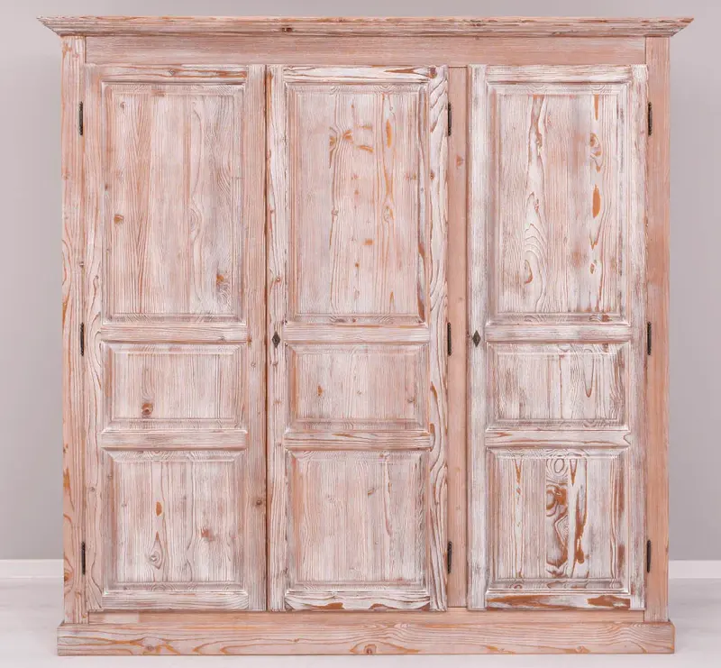 Vintage Kleiderschrank aus Massivholz mit drei Türen