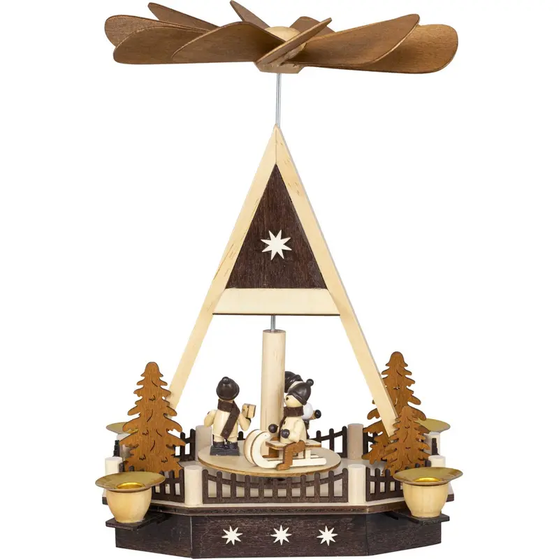 Weihnachtspyramide "Wintersport" für 4 Pyramidenkerzen, natur, 29 cm