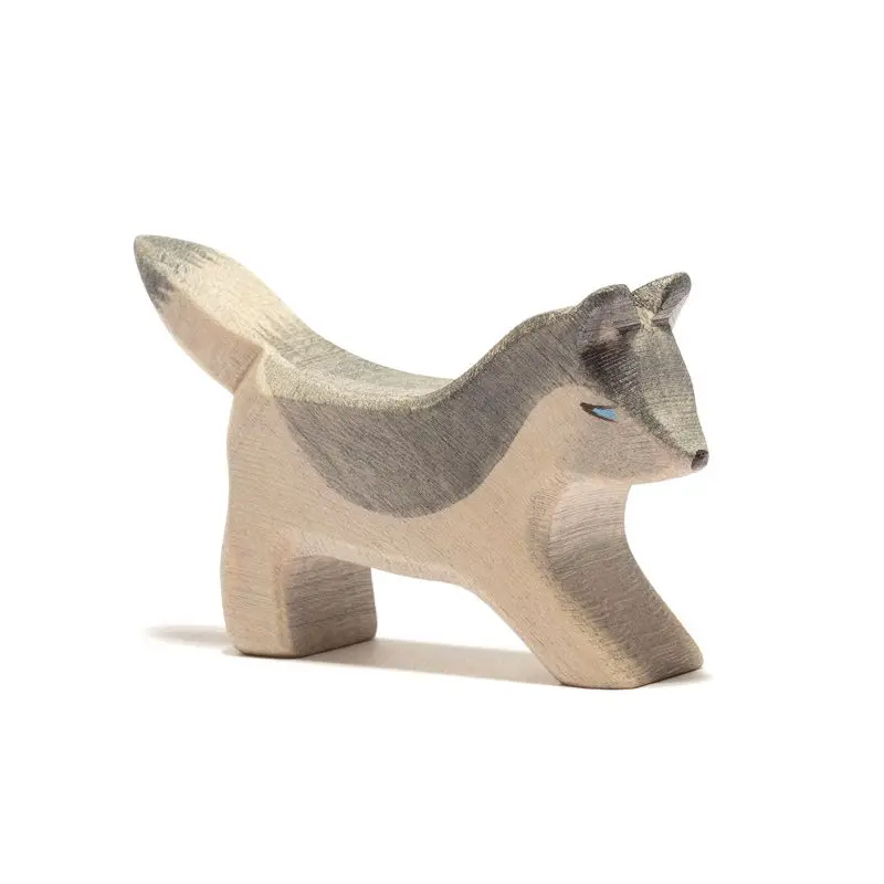 Wolf klein, spielend